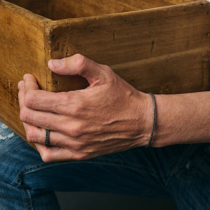 BRACCIALE A MOLLA IN TITANIO E 27 DIAMANTI BLACK DA 1 PUNTO